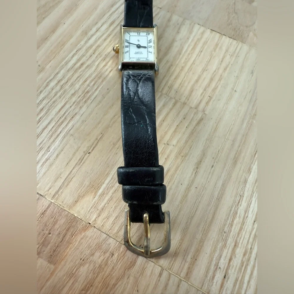 Vintage citizen ladies gold tone tank style watch NEW BATTERY